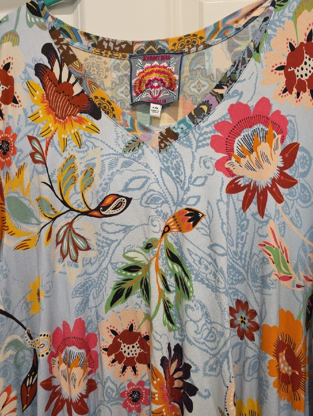 Johnny Was Boho Floral V-Neck Top - Light Blue Multi XXL W Assymetrical Hemline - Picture 3 of 6